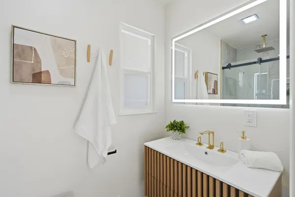 $925,000 | 10910 Glen Artney Street, Oakland, CA 94605