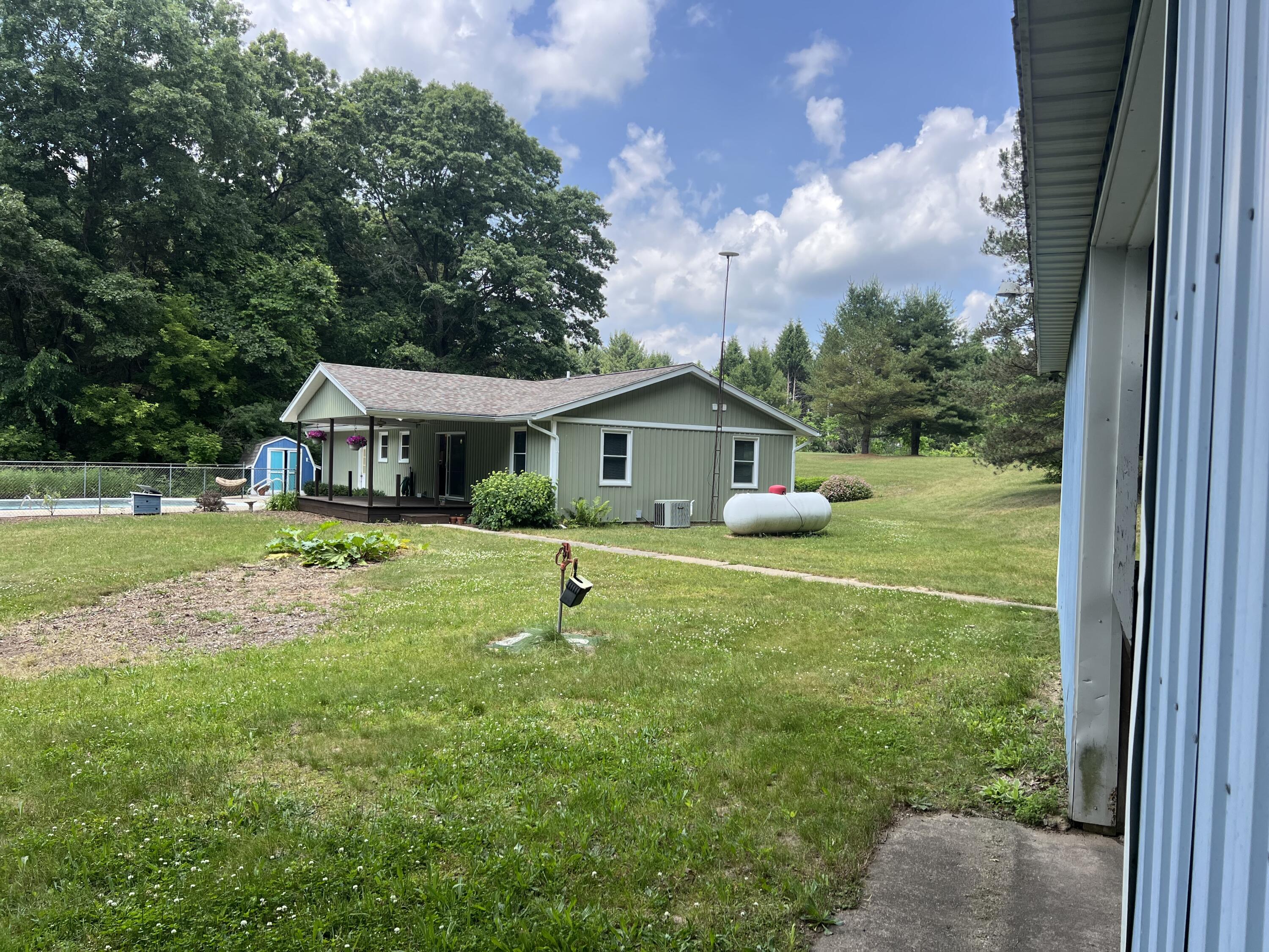 186 Baseline Road Battle Creek, MI 49017 - Photo 21 of 33 country living at its best