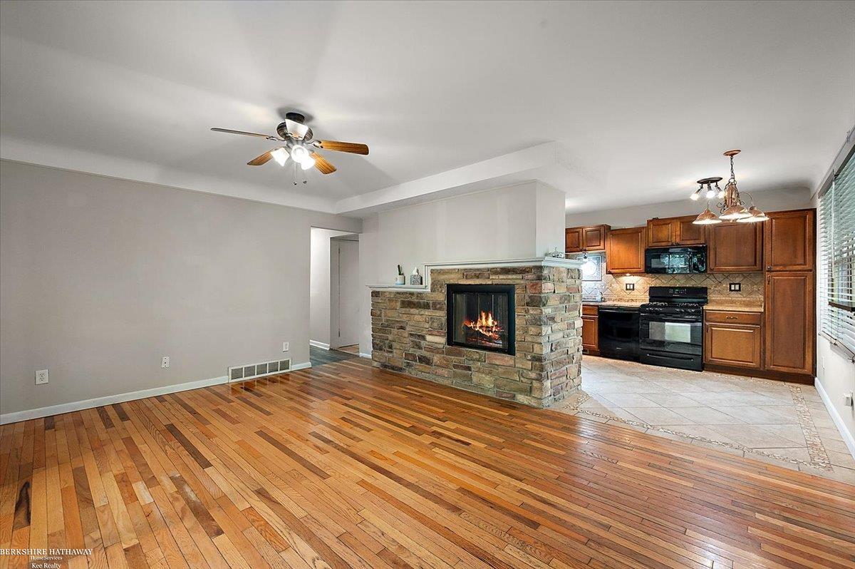 5381 Howe Street Shelby, MI 48317 - Photo 10 of 47