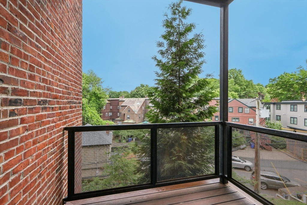 1471 Beacon Street, Unit 2 Brookline, MA 02446 - Photo 17 of 20