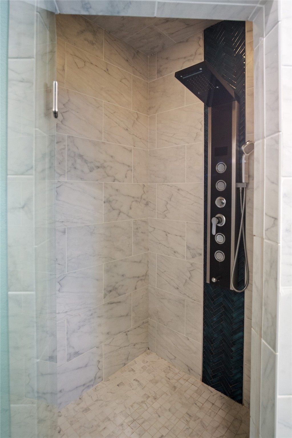 1682 Hamilton Avenue Port Bolivar, TX 77650 - Photo 20 of 38 a bathroom with a shower