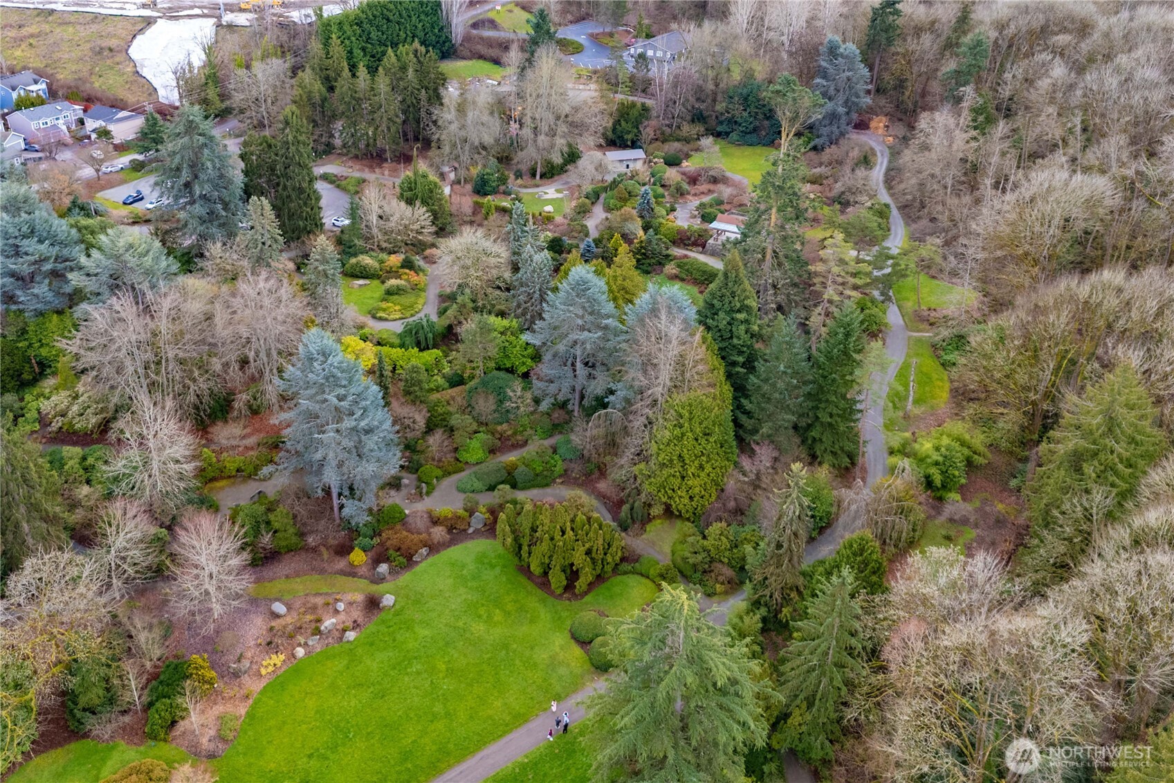 5103 South Garden Loop Road, Unit 25 Seattle, WA 98118 - Photo 22 of 23 a view of a garden with plants