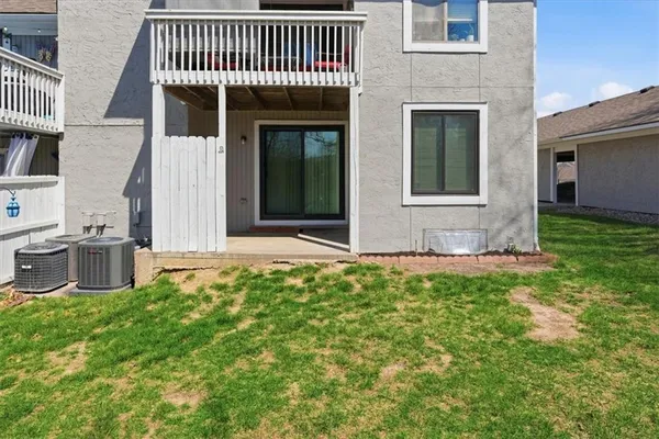$172,000 | 13721 West 58th Terrace, Unit 1, Shawnee, KS 66216