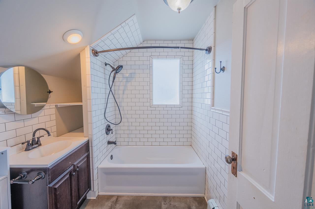 508 10th Street South Virginia, MN 55792 - Photo 25 of 43 Bathroom
