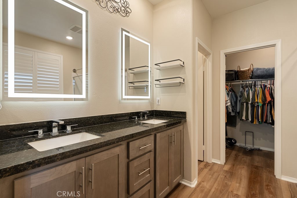 829 South Pine Avenue Rialto, CA 92376 - Photo 43 of 48 Led lit Vanity