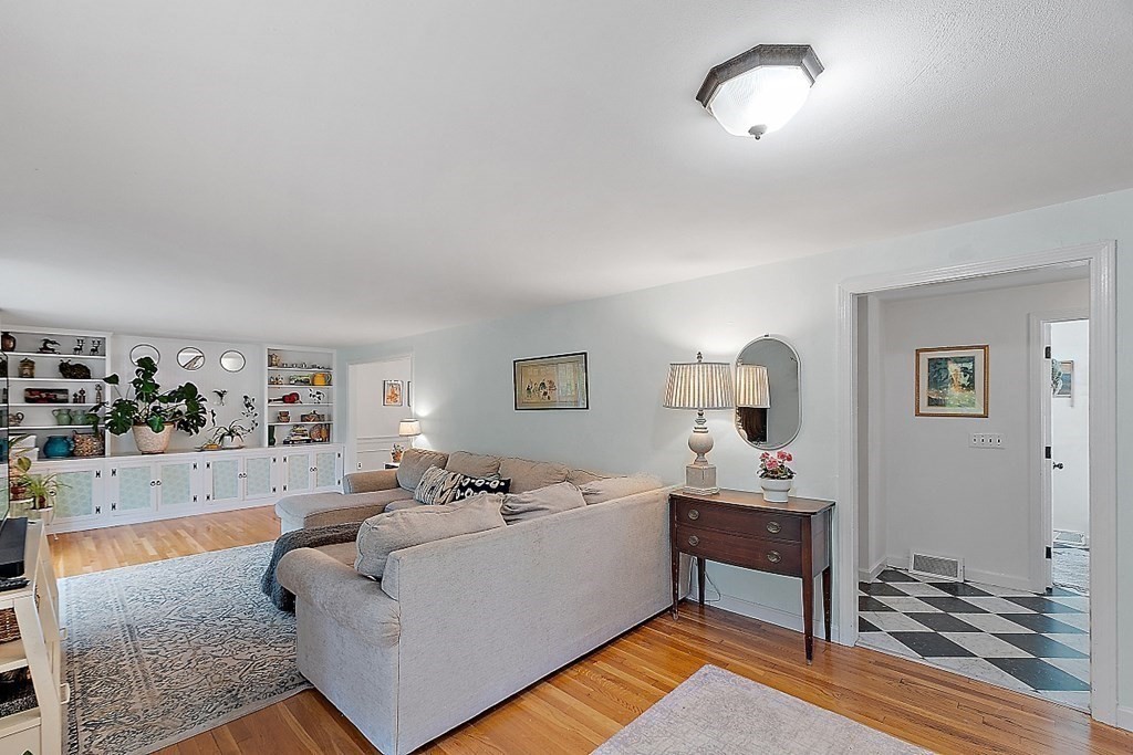 7 Hidden Valley Road Westford, MA 01886 - Photo 11 of 33 Gallery Image 11