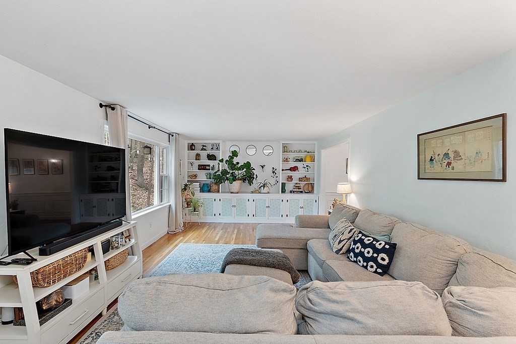 7 Hidden Valley Road Westford, MA 01886 - Photo 10 of 33 Gallery Image 10