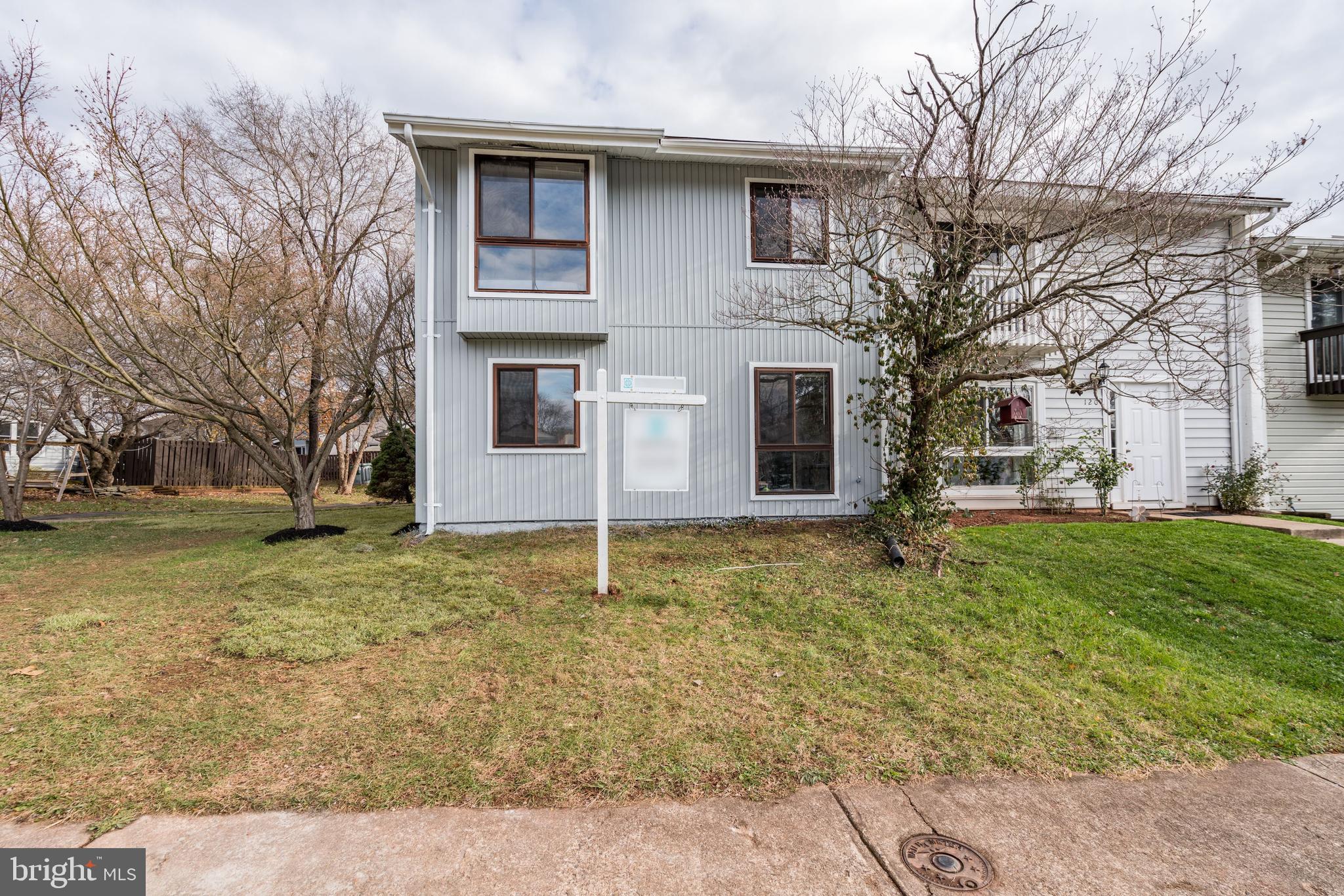 122 North Cottage Road Sterling, VA 20164 - Photo 2 of 27 Gallery Image 2