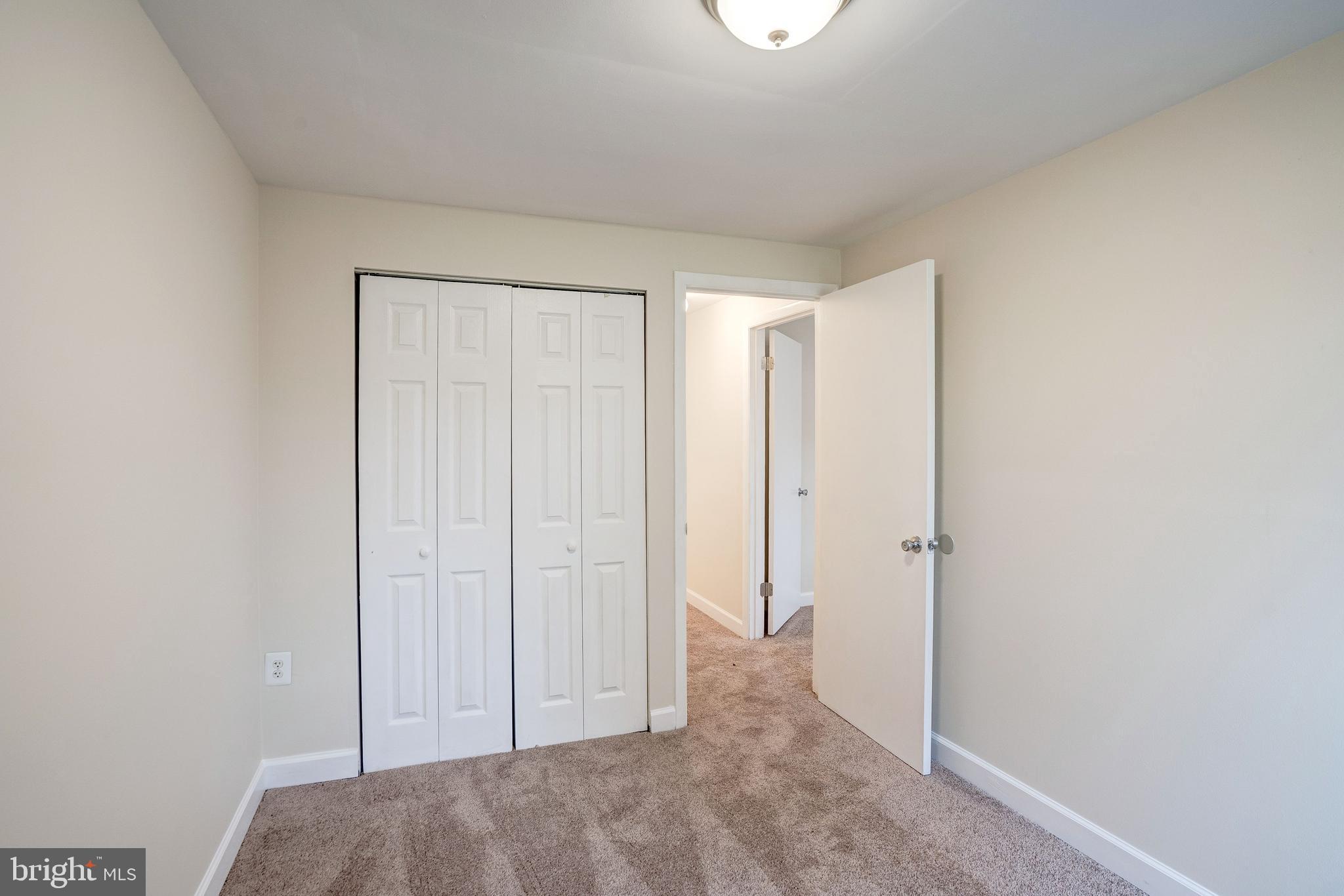 122 North Cottage Road Sterling, VA 20164 - Photo 19 of 27 Gallery Image 19