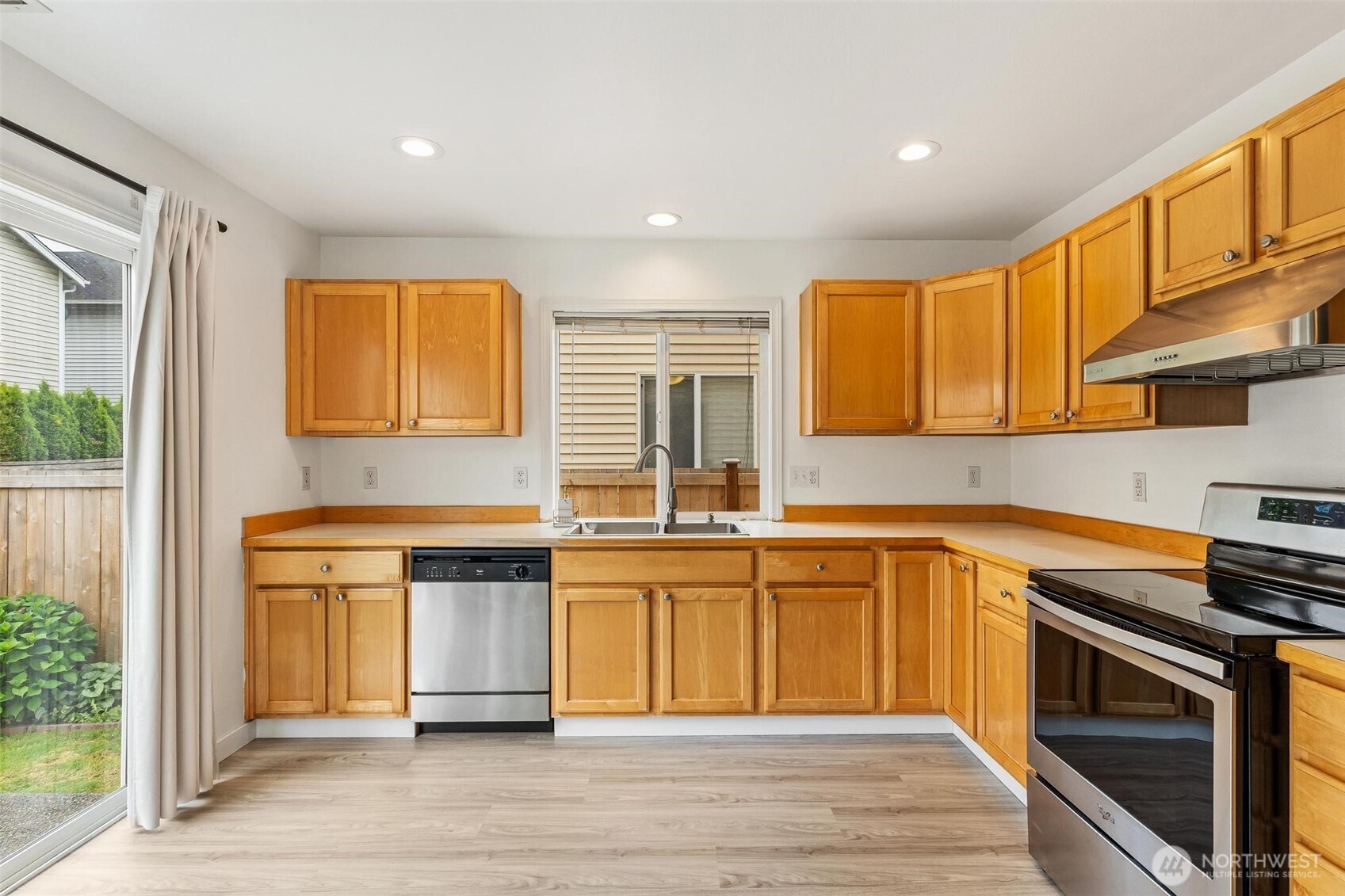 110 Ferndale Avenue Southeast Renton, WA 98056 - Photo 12 of 40