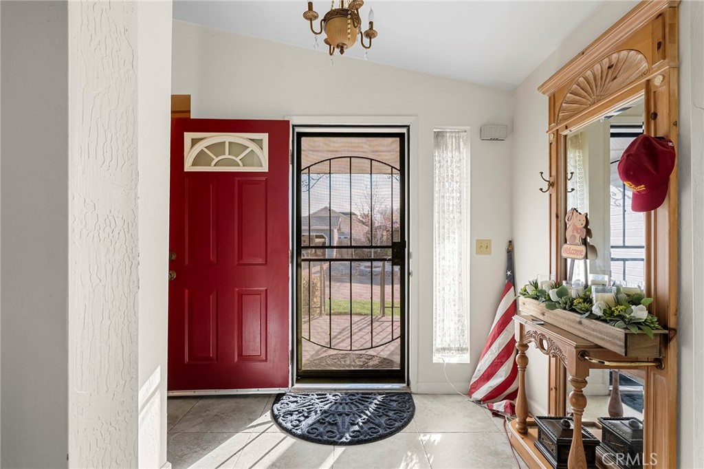 2050 Springfield Drive, Unit 323 Chico, CA 95928 - Photo 13 of 43 a view of a interior of house