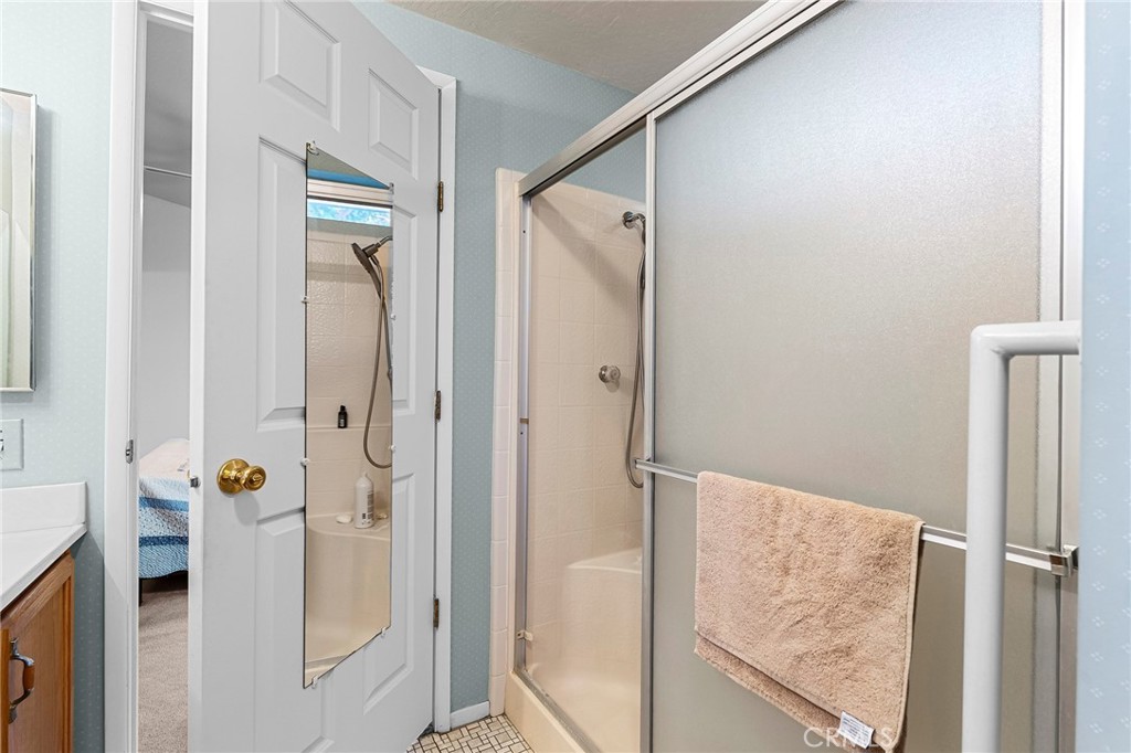 2050 Springfield Drive, Unit 323 Chico, CA 95928 - Photo 33 of 43 a bathroom with a shower and a tub