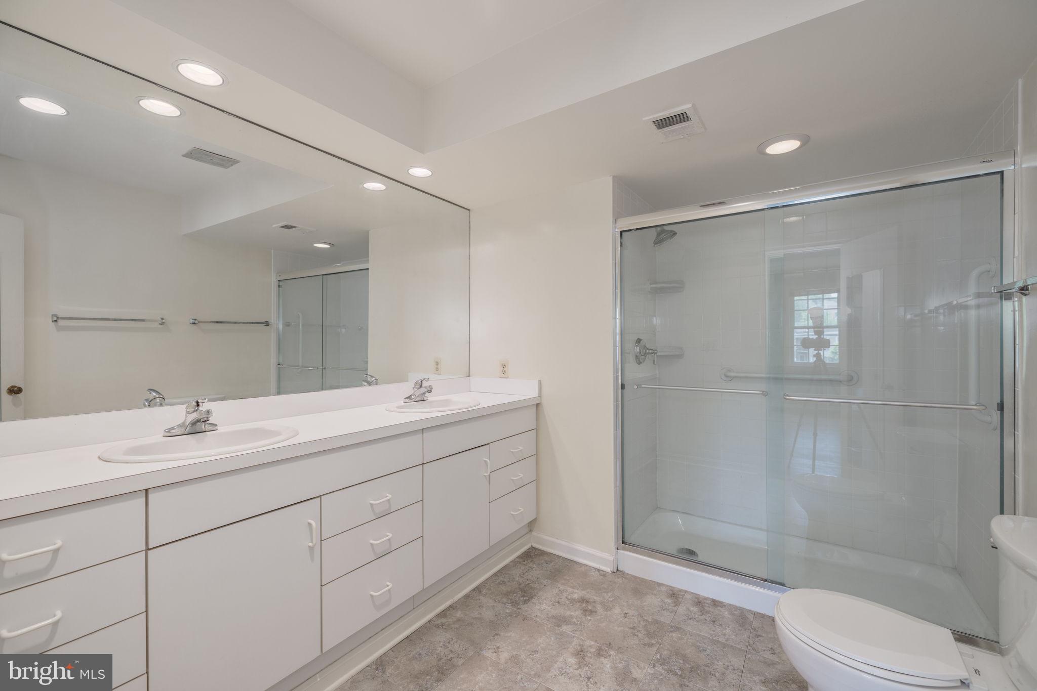 3581 Hamlet Place Chevy Chase, MD 20815 - Photo 16 of 30 Upper Level - Primary Bath