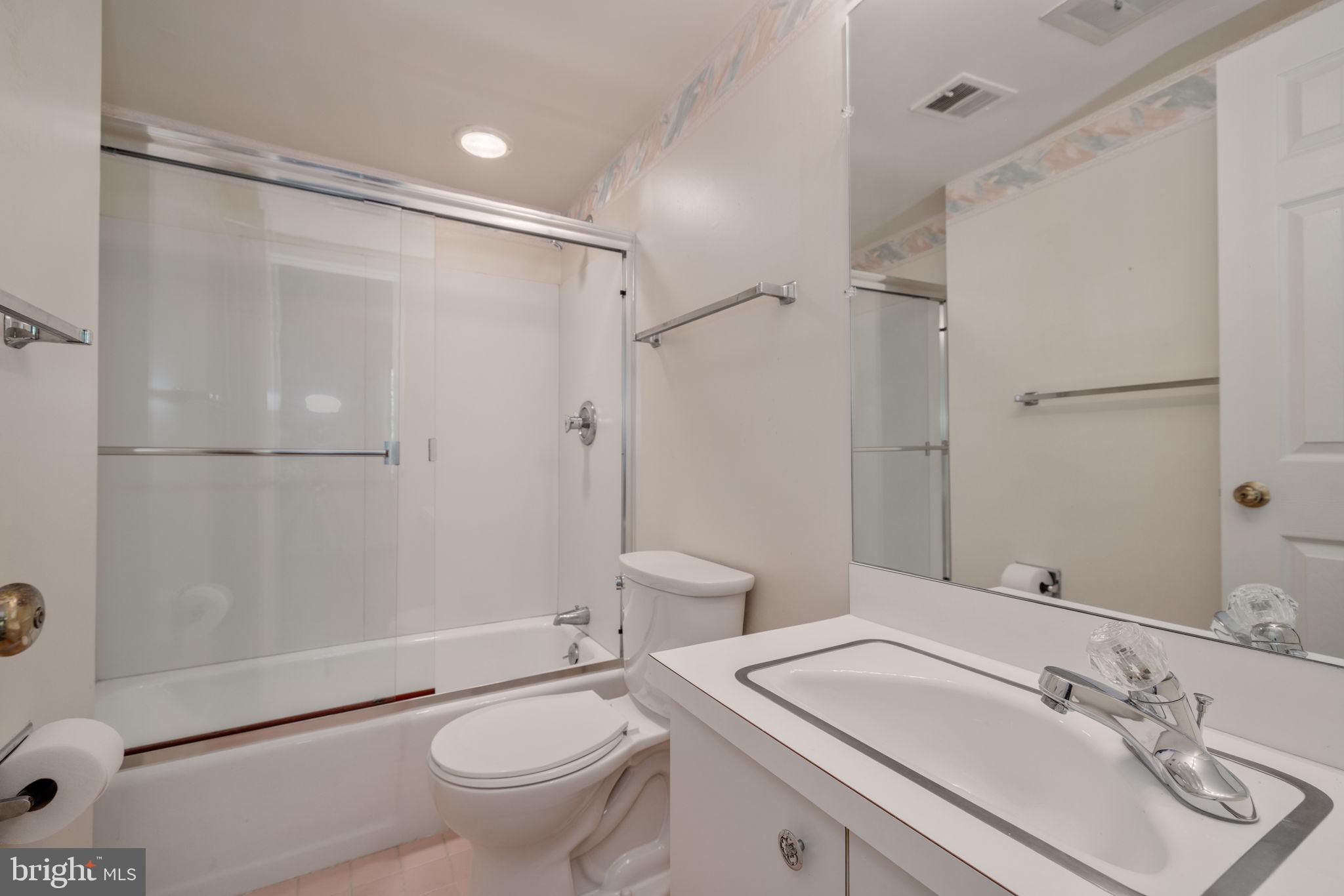 3581 Hamlet Place Chevy Chase, MD 20815 - Photo 20 of 30 Upper Level - Full Bath