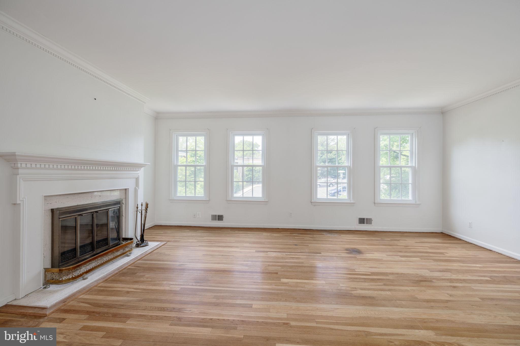 3581 Hamlet Place Chevy Chase, MD 20815 - Photo 5 of 30 Main Level - Living Room