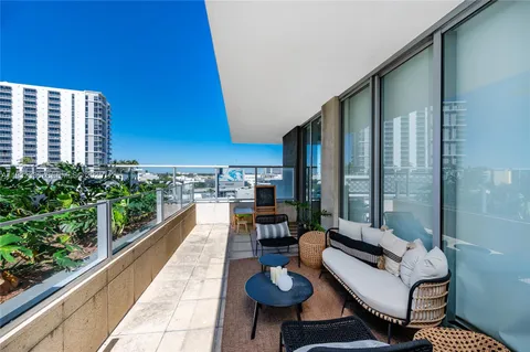 $810,000 | 3470 East Coast Avenue, Unit H0704, Miami, FL 33137