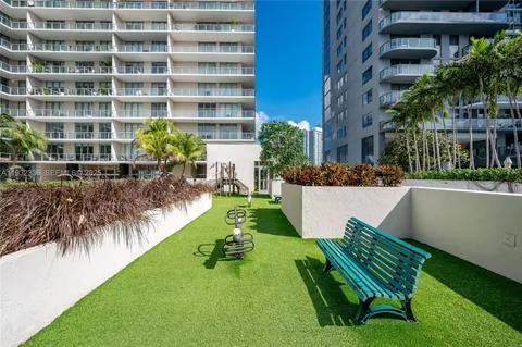 $810,000 | 3470 East Coast Avenue, Unit H0704, Miami, FL 33137