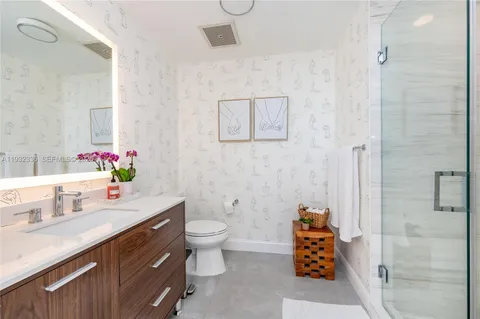 $810,000 | 3470 East Coast Avenue, Unit H0704, Miami, FL 33137