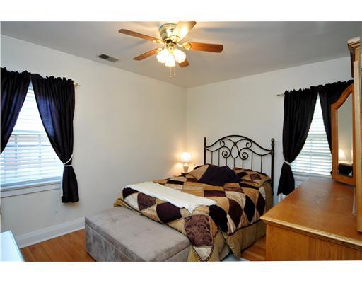 440 Sulgrave Road Pittsburgh, PA 15211 - Photo 11 of 17 Bedroom. Second bedroom with access to its very own full bath!