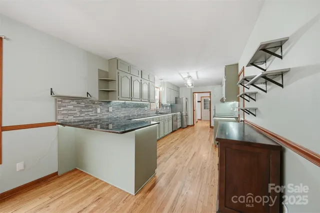 $500,000 | 2091 Blowing Rock Boulevard, Lenoir, NC 28645