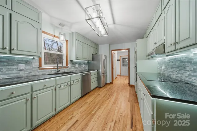 $500,000 | 2091 Blowing Rock Boulevard, Lenoir, NC 28645