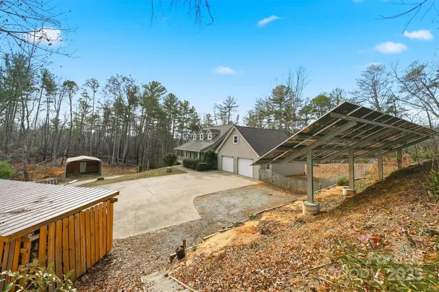 $500,000 | 2091 Blowing Rock Boulevard, Lenoir, NC 28645