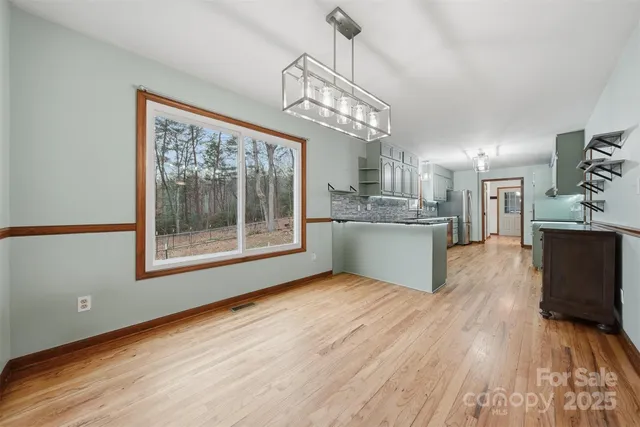 $500,000 | 2091 Blowing Rock Boulevard, Lenoir, NC 28645