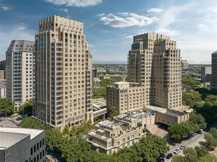 $1,295,000 | 2555 North Pearl Street, Unit 1304, Dallas, TX 75201