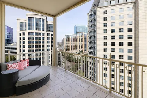 $1,295,000 | 2555 North Pearl Street, Unit 1304, Dallas, TX 75201