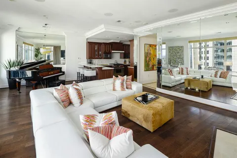 $1,295,000 | 2555 North Pearl Street, Unit 1304, Dallas, TX 75201