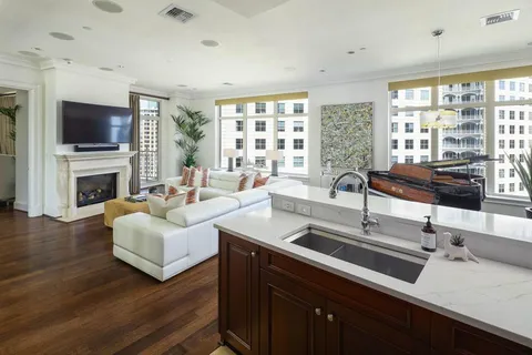 $1,295,000 | 2555 North Pearl Street, Unit 1304, Dallas, TX 75201