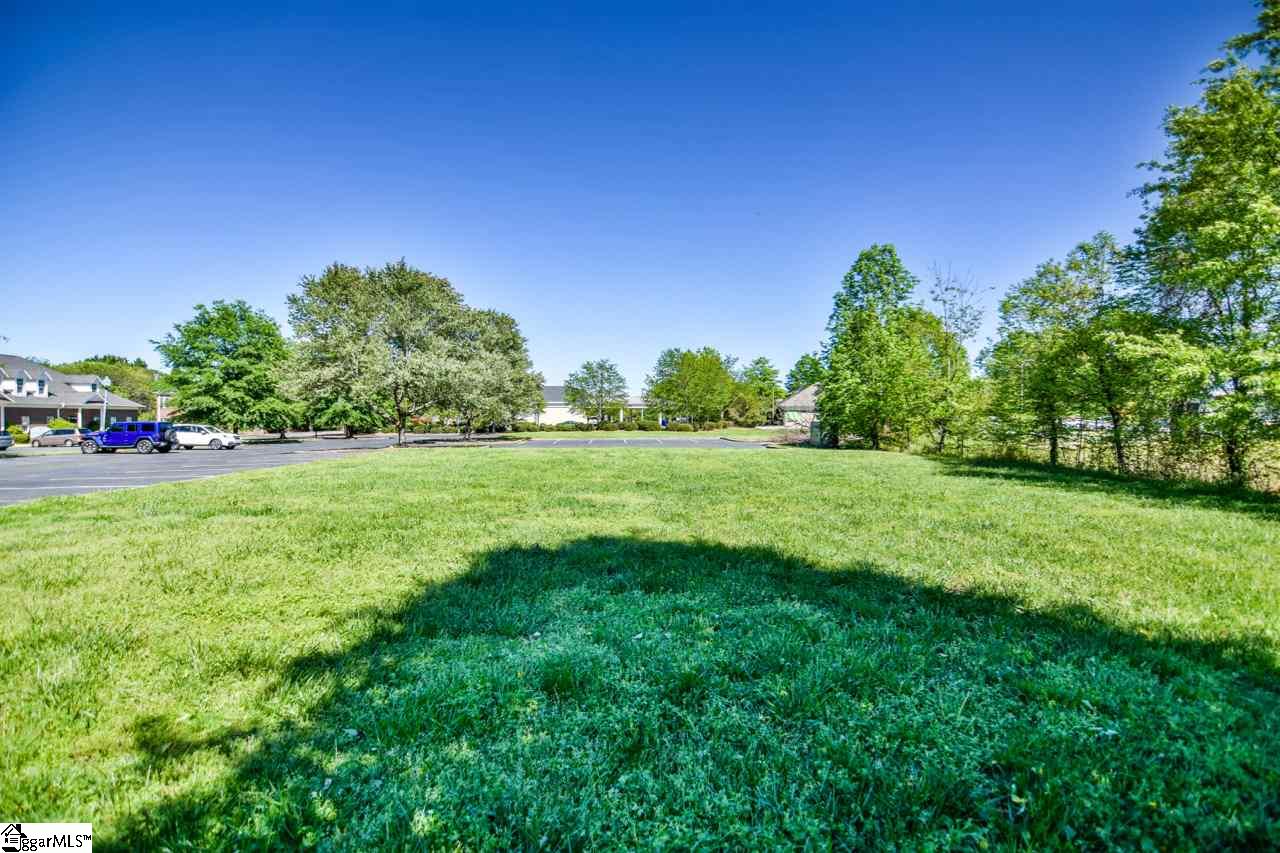 634 I Fairview Road Simpsonville, SC 29680 - Photo 3 of 18 Gallery Image 3