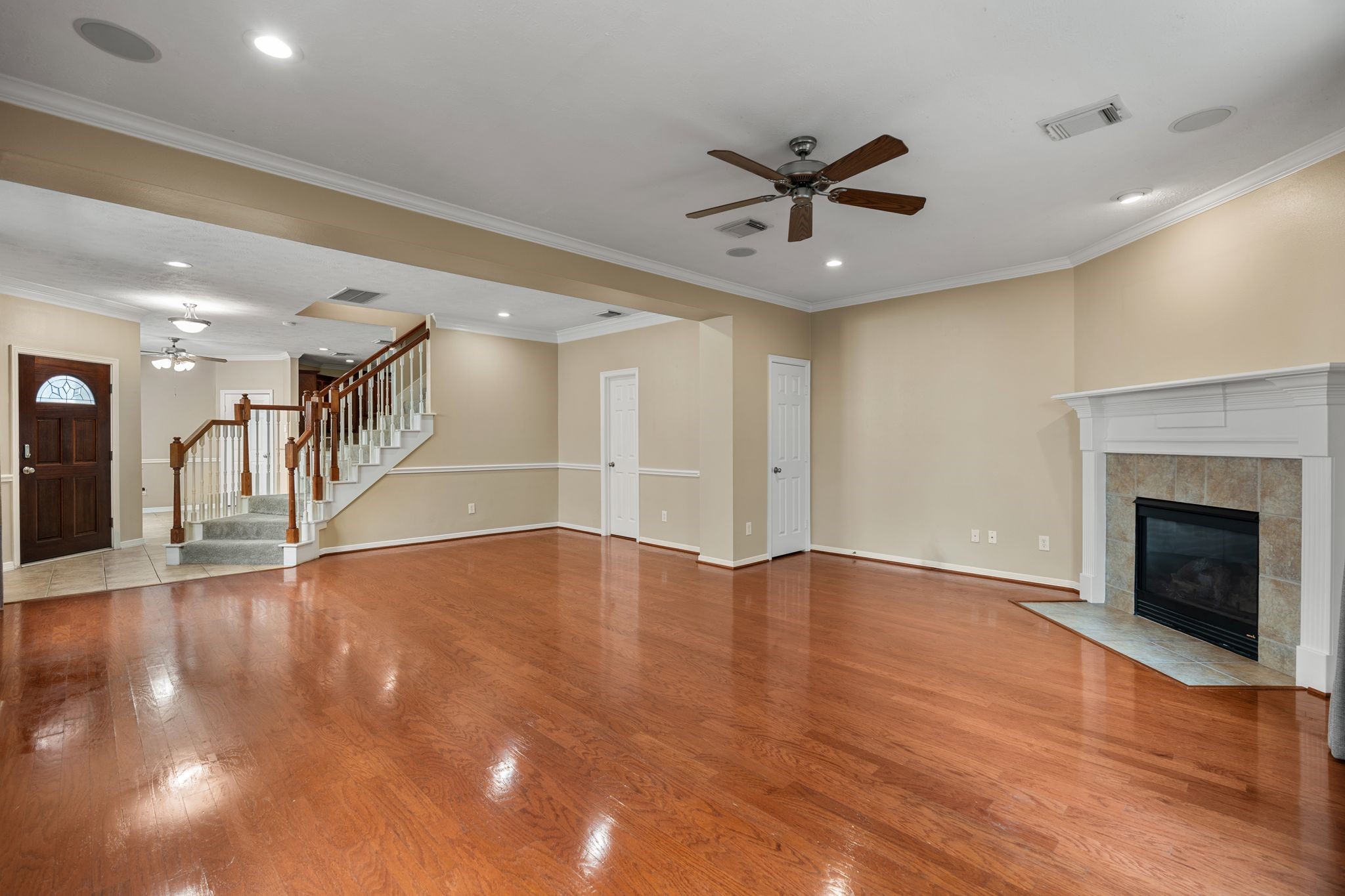 4223 Rose Street Houston, TX 77007 - Photo 9 of 40 View of Dining/Living Room from patio door