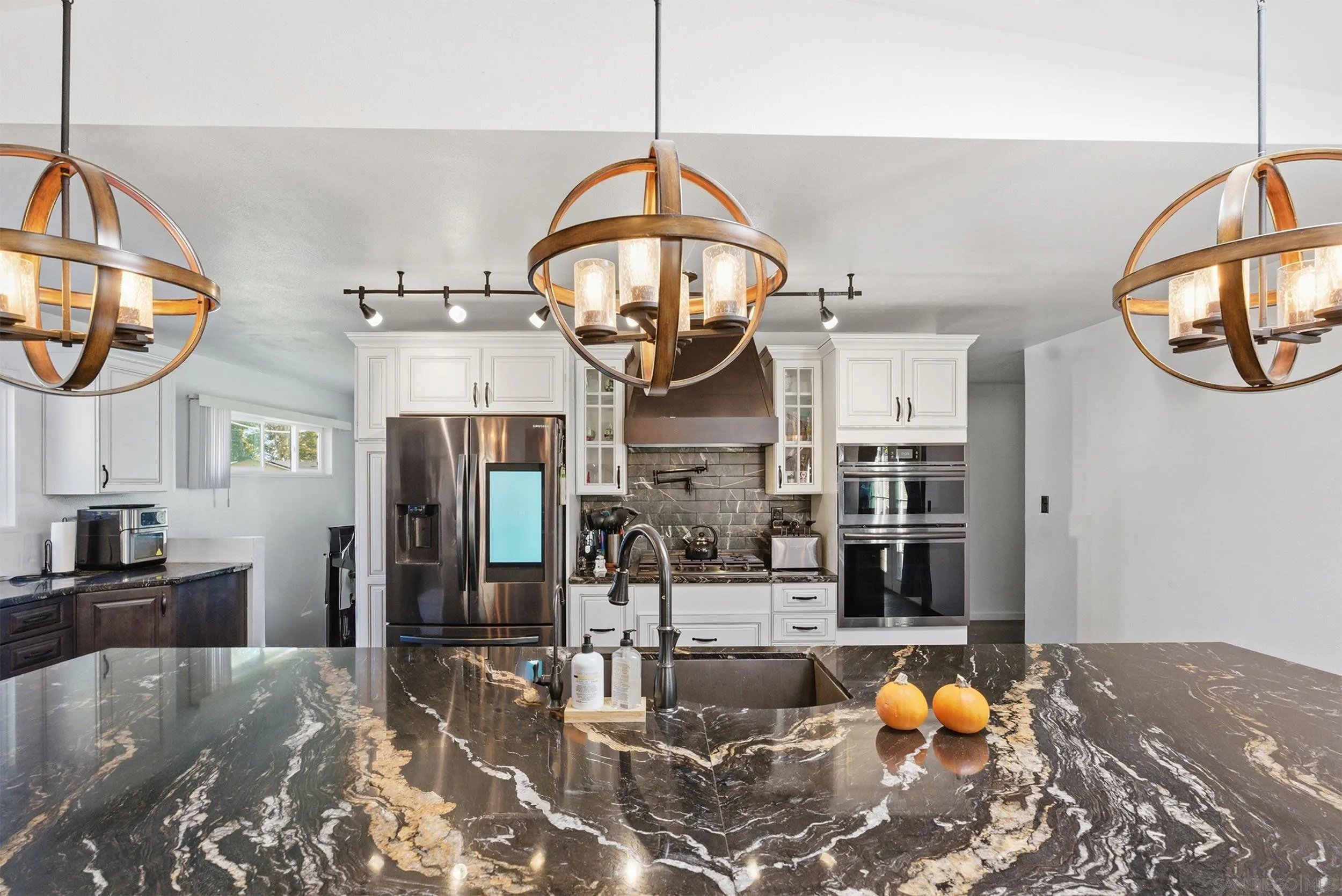 8524 Big Rock Road Santee, CA 92071 - Photo 5 of 34