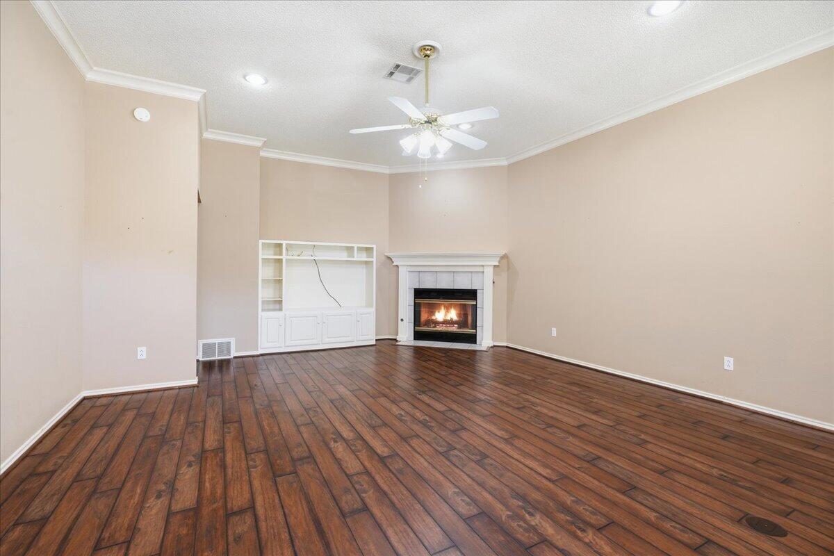 5513 65th Street Lubbock, TX 79424 - Photo 4 of 32 04-5513_65th_St_004