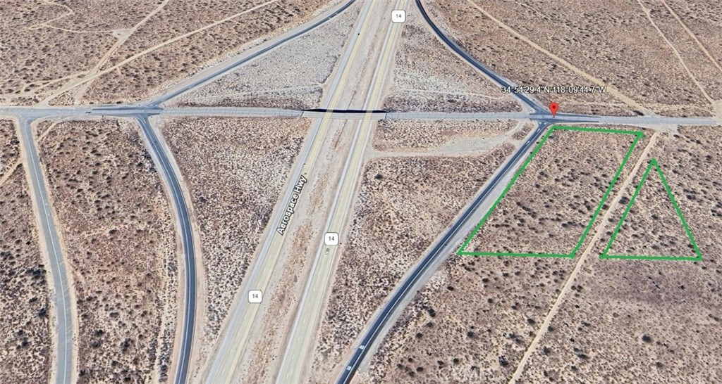 a view of entryway with a floor