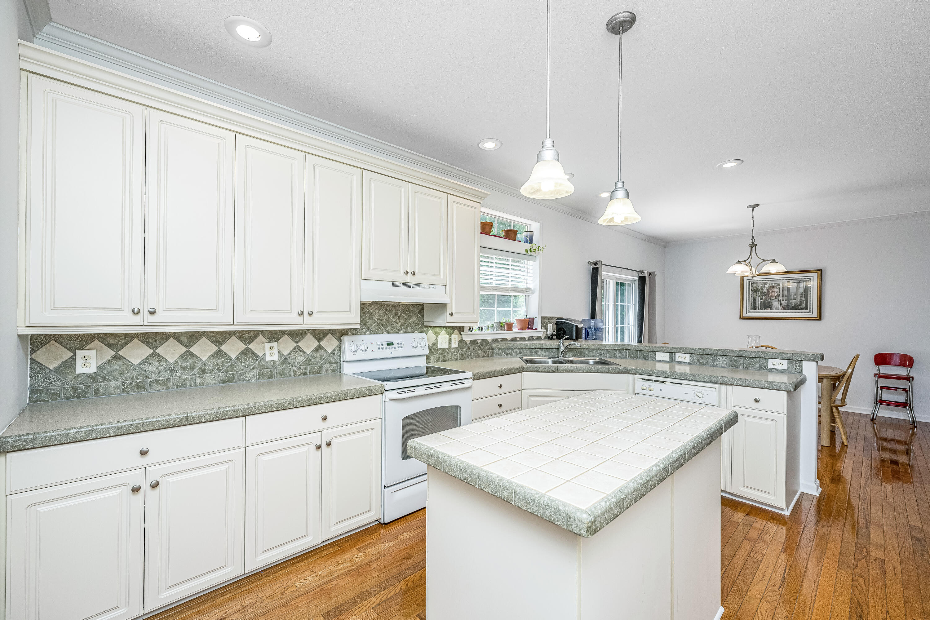 7650 Point Of Pines Road Edisto Island, SC 29438 - Photo 12 of 49 7650PointOfPinesRd019