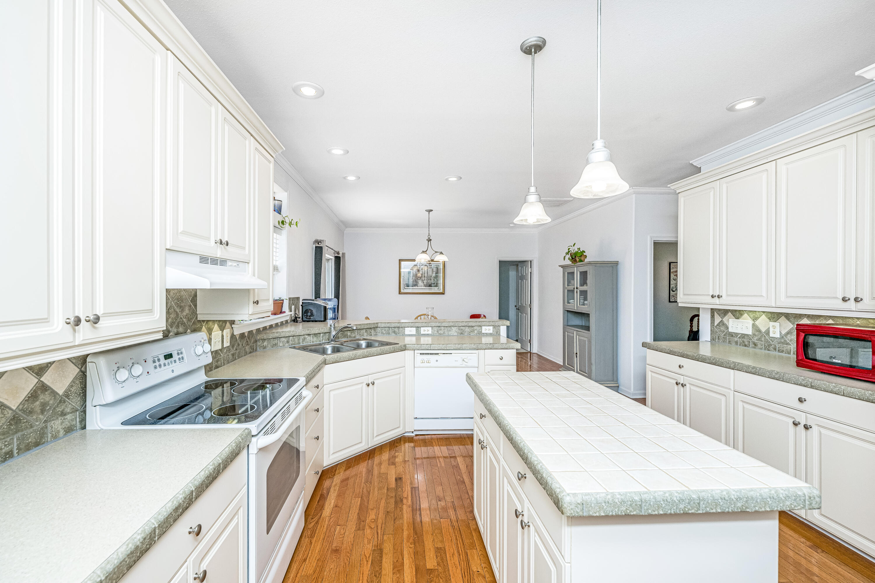7650 Point Of Pines Road Edisto Island, SC 29438 - Photo 13 of 49 7650PointOfPinesRd020
