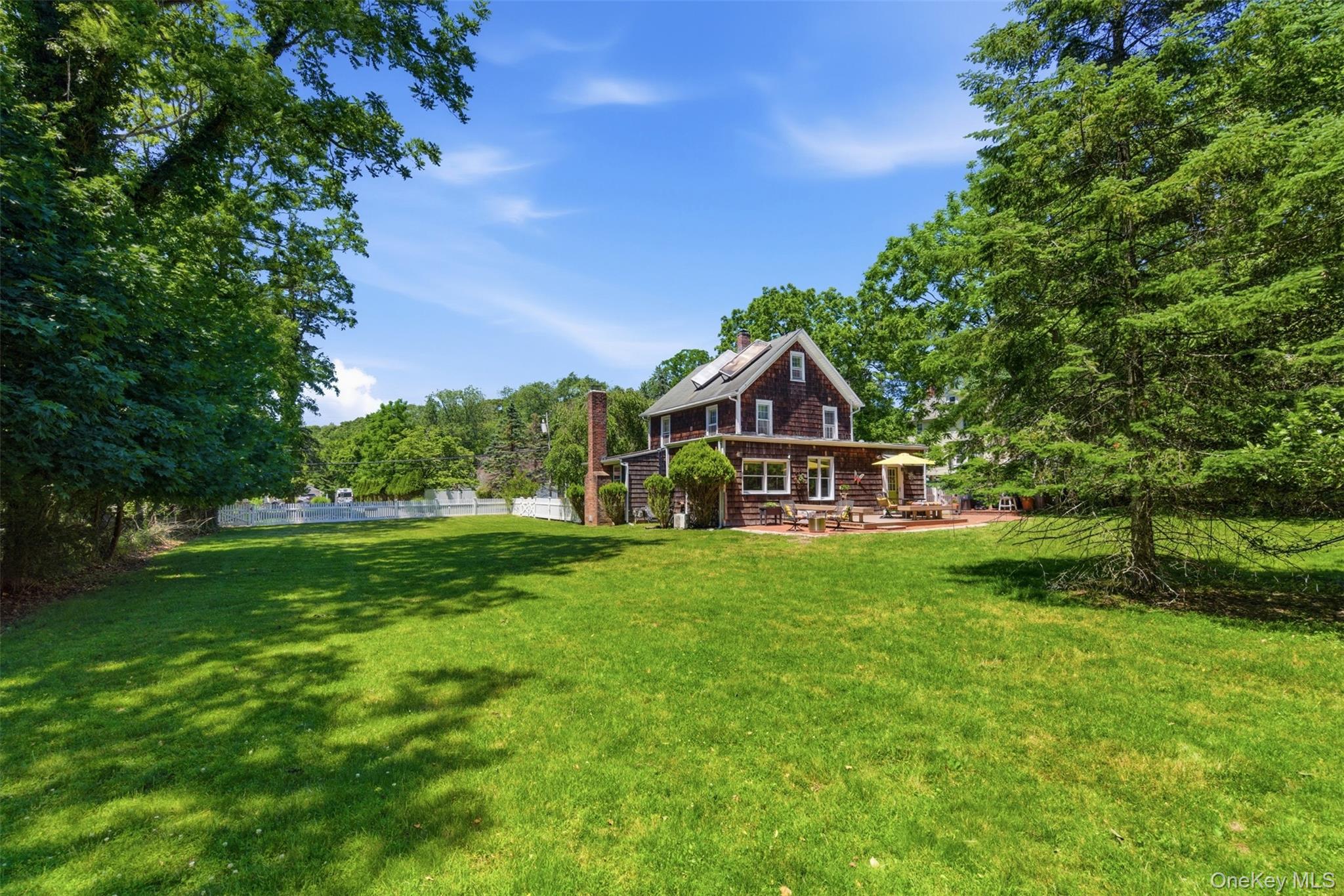 4 Landing Meadow Road Smithtown, NY 11787 - Photo 13 of 19