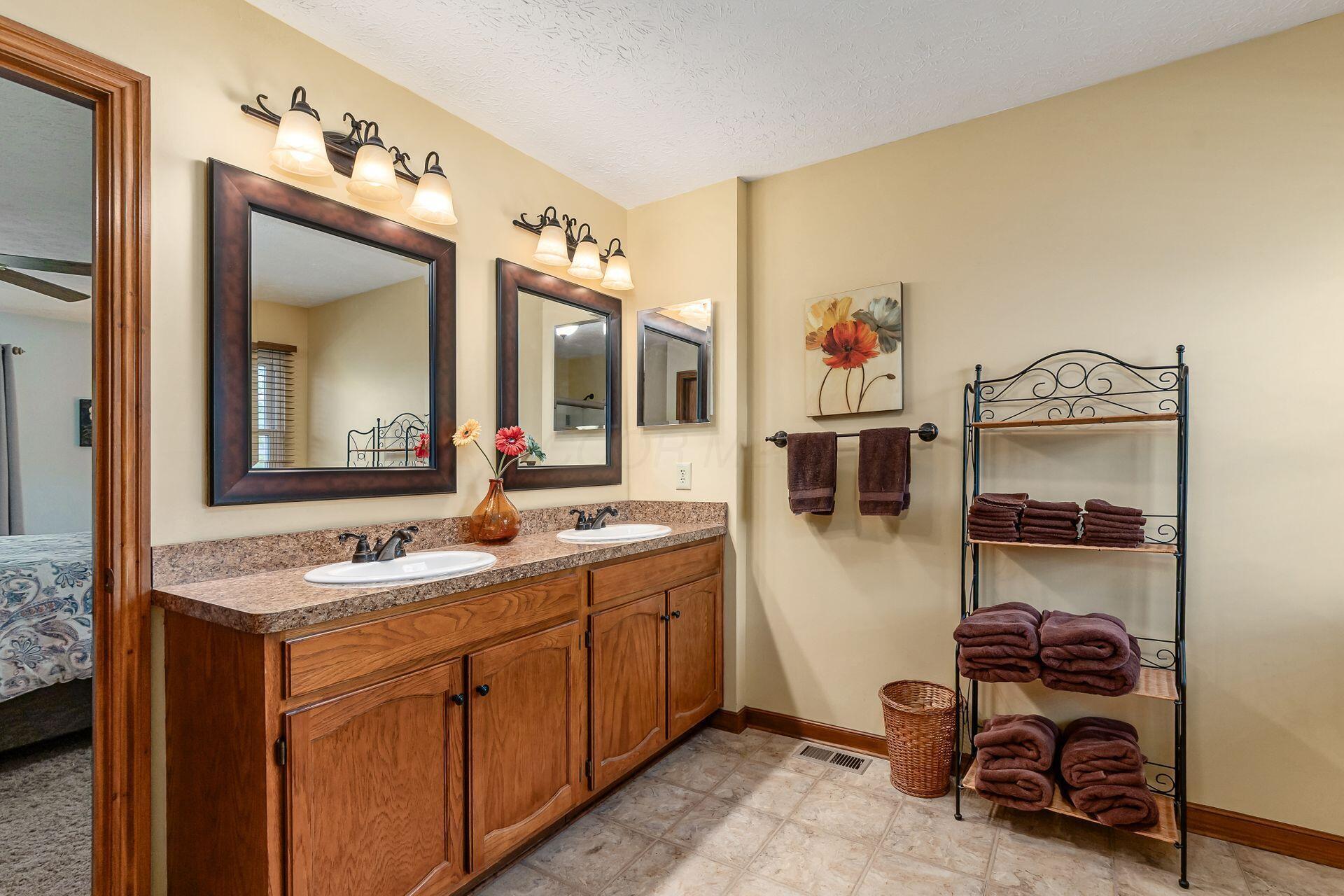 1042 Rousseau Lane Galloway, OH 43119 - Photo 26 of 47 025_ Ln Galloway OH 43119 USA