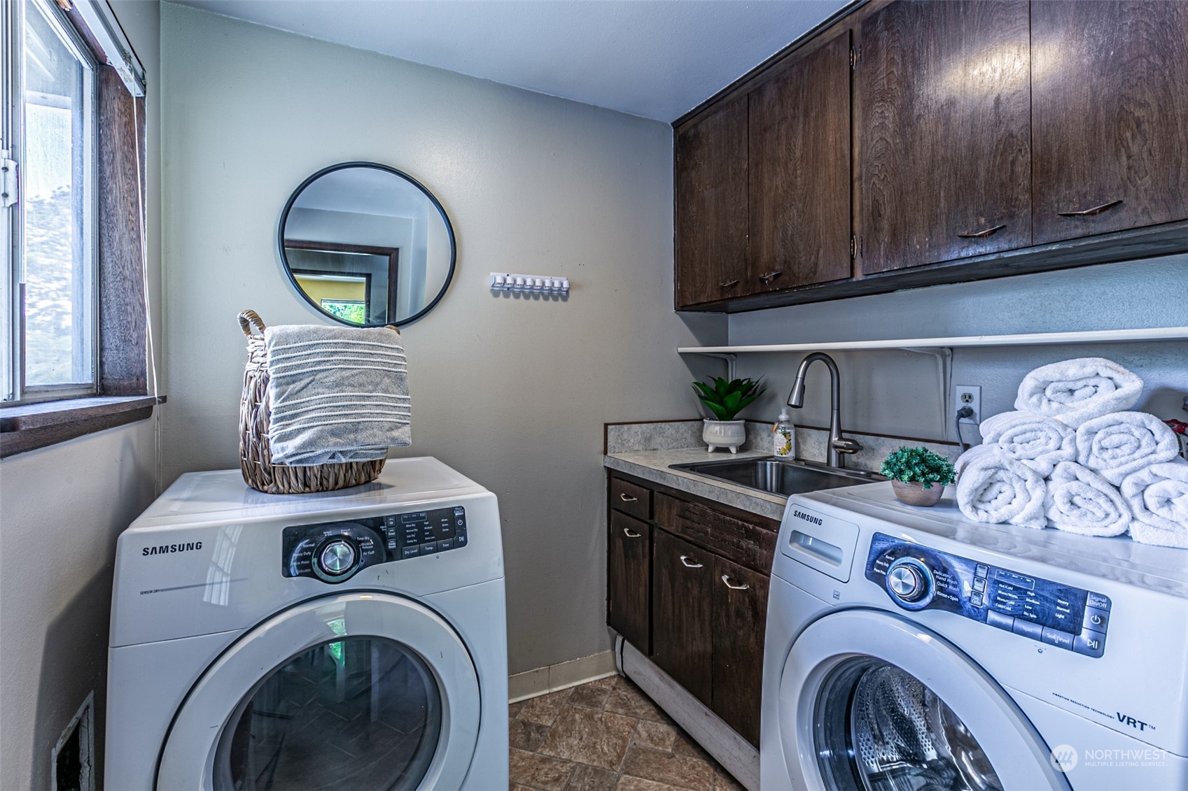 20462 98th Place South Kent, WA 98031 - Photo 20 of 31 a utility room with dryer and washer