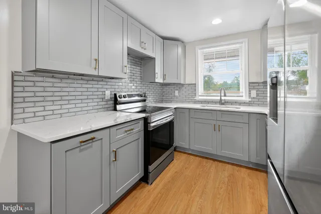 $289,900 | 13 Oakmont Drive, New Castle, DE 19720