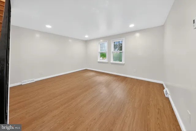 $289,900 | 13 Oakmont Drive, New Castle, DE 19720