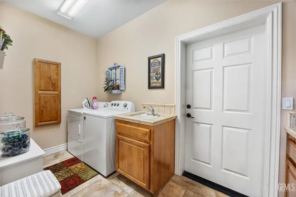 $900,000 | Undisclosed Address, Kernville, CA 93238