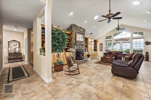 a view of a livingroom and dining room
