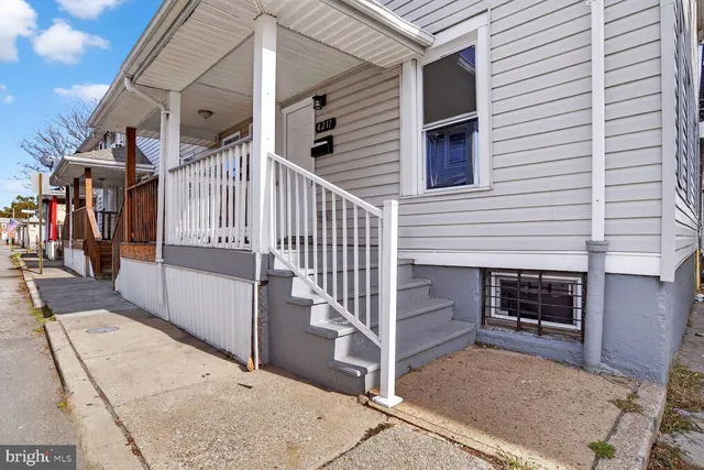 a view of a house with street