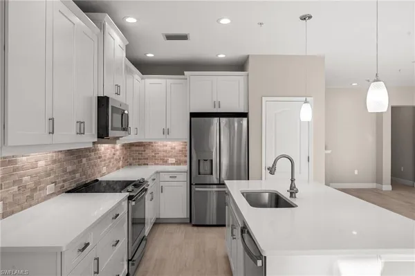 $3,000 | 2318 Sawyers Hill Road, Unit 107, Naples, FL 34120