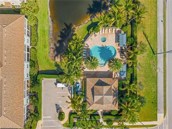 $3,000 | 2318 Sawyers Hill Road, Unit 107, Naples, FL 34120