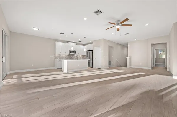 $3,000 | 2318 Sawyers Hill Road, Unit 107, Naples, FL 34120
