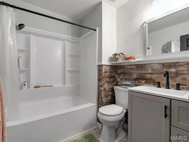 $385,000 | 575 East Villa Ridge Road, Villa Ridge, MO 63089